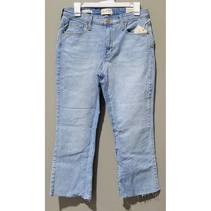 Universal Thread Women's Size 8 Short Light Blue High Rise Bootcut Cropped Jeans